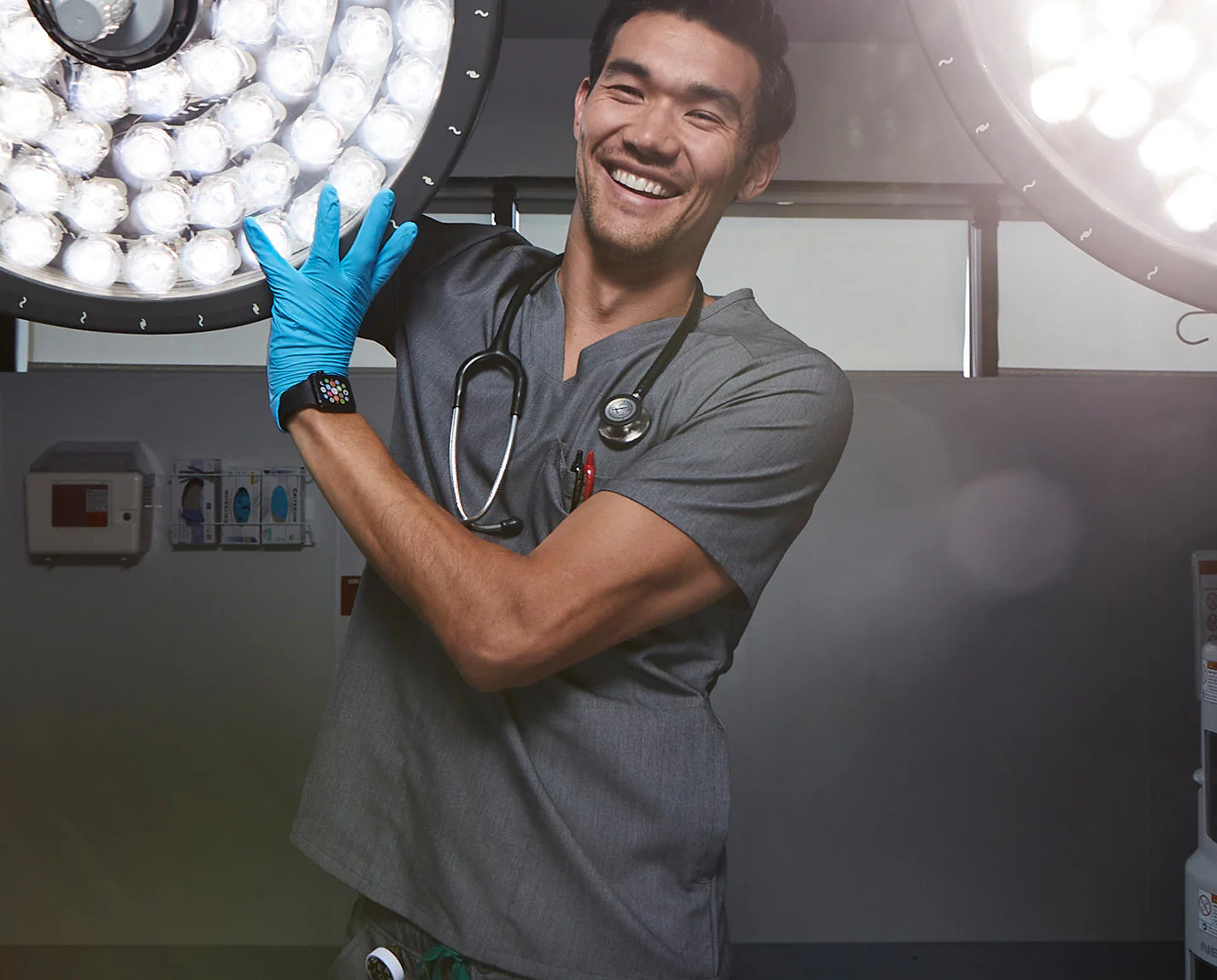 Men's Graphite Leon -  Scrub Top™ - Image 9